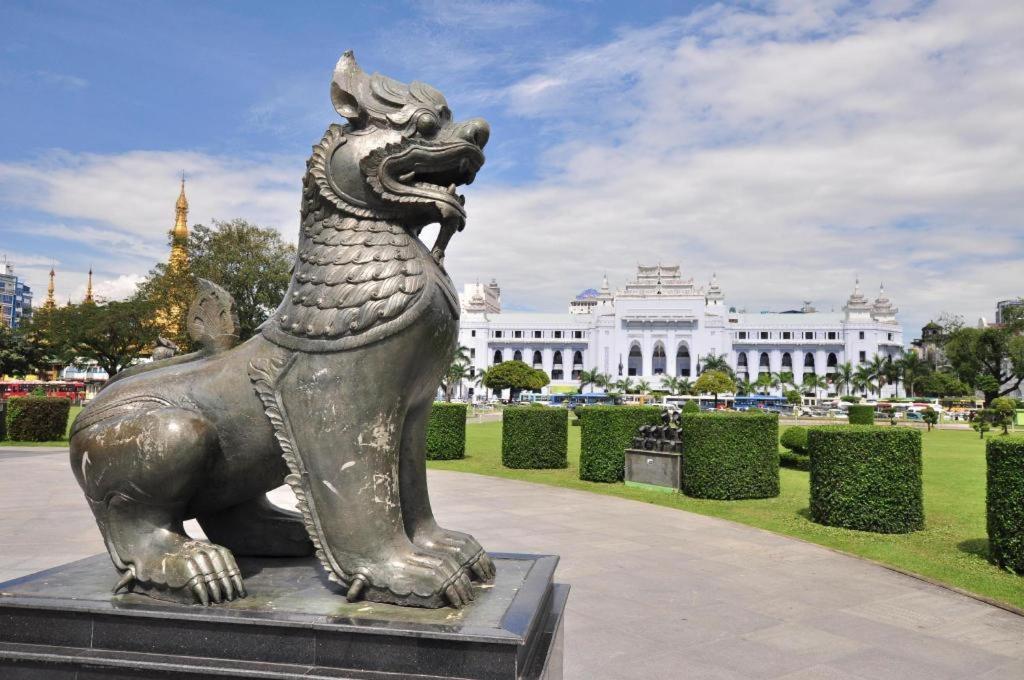 Virati Hotel Yangon Dış mekan fotoğraf