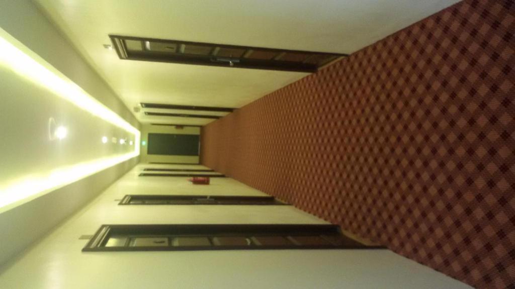 Virati Hotel Yangon Dış mekan fotoğraf