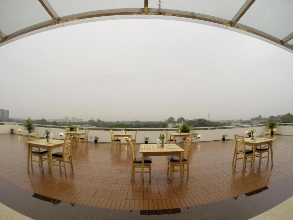 Virati Hotel Yangon Dış mekan fotoğraf