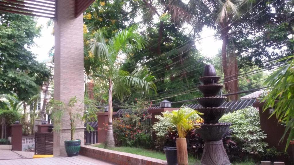 Virati Hotel Yangon Dış mekan fotoğraf