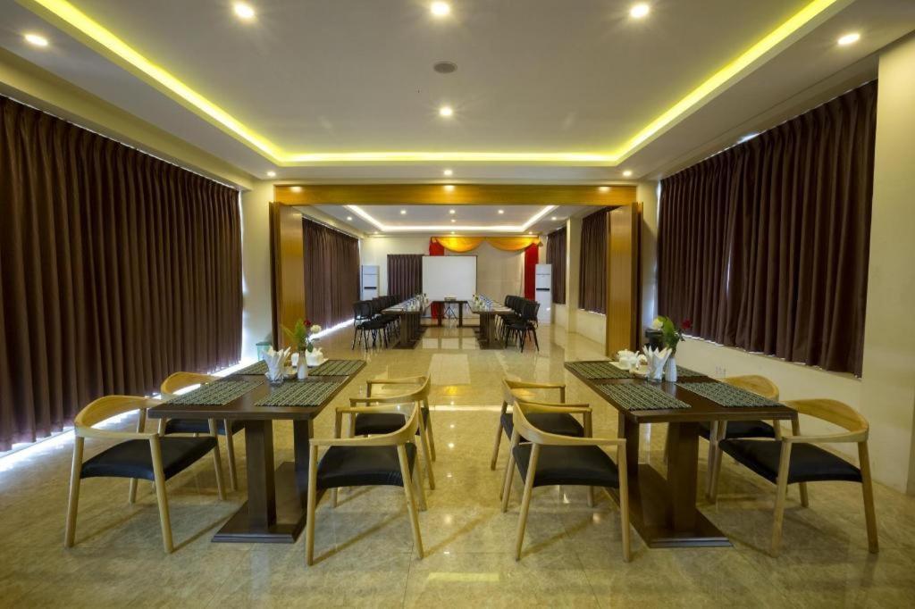 Virati Hotel Yangon Dış mekan fotoğraf
