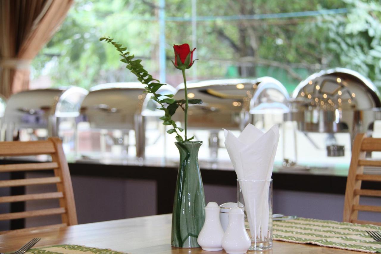 Virati Hotel Yangon Dış mekan fotoğraf