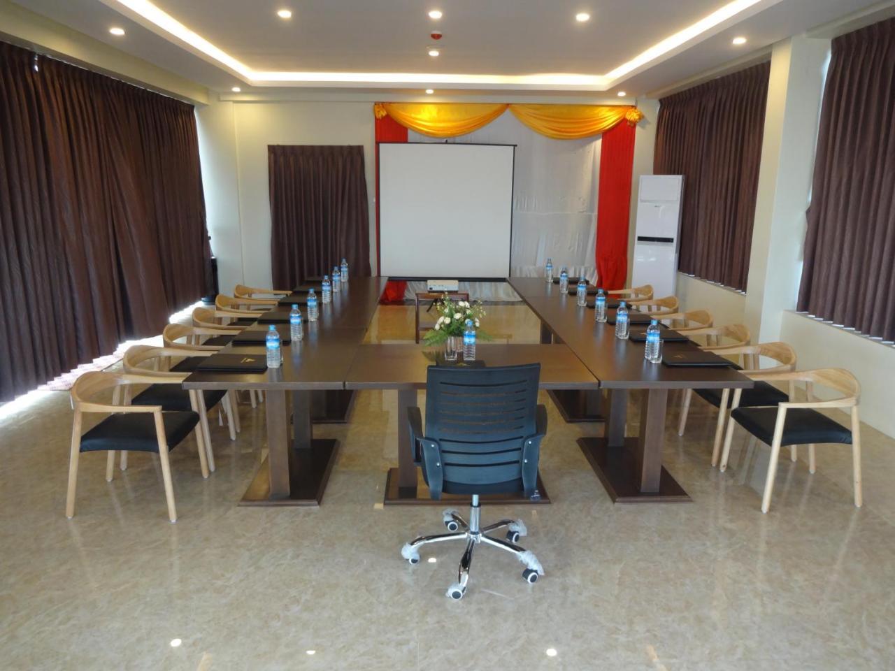 Virati Hotel Yangon Dış mekan fotoğraf