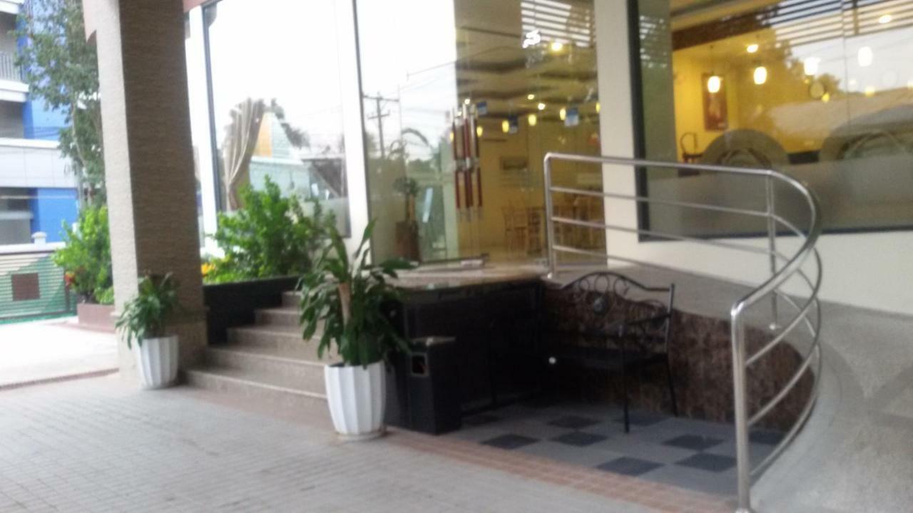 Virati Hotel Yangon Dış mekan fotoğraf