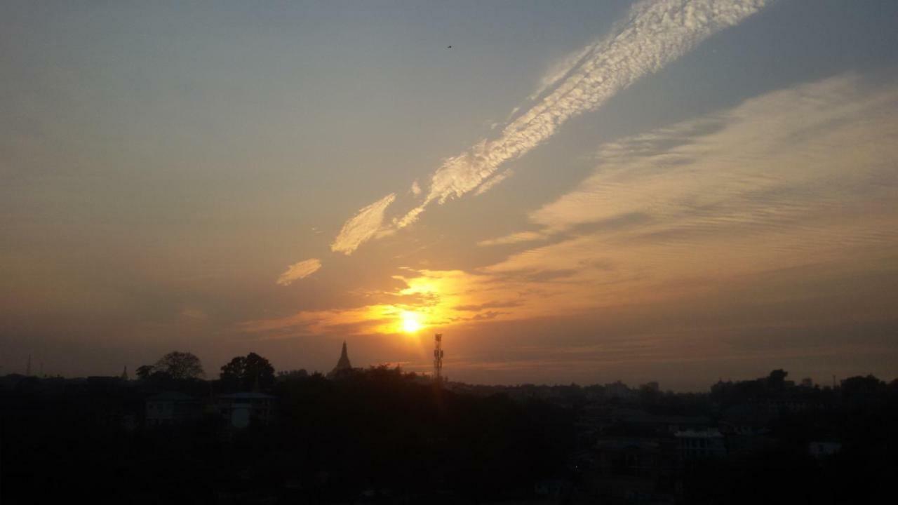 Virati Hotel Yangon Dış mekan fotoğraf