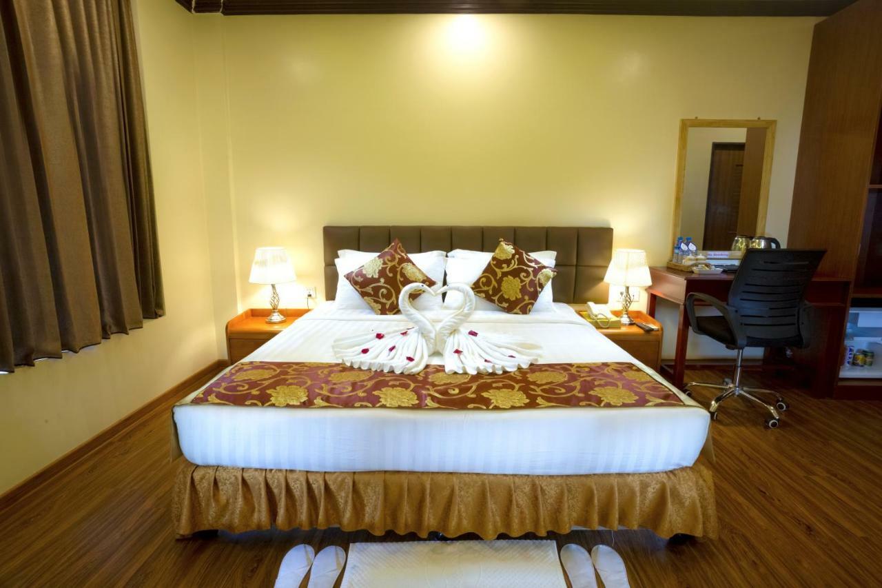 Virati Hotel Yangon Dış mekan fotoğraf